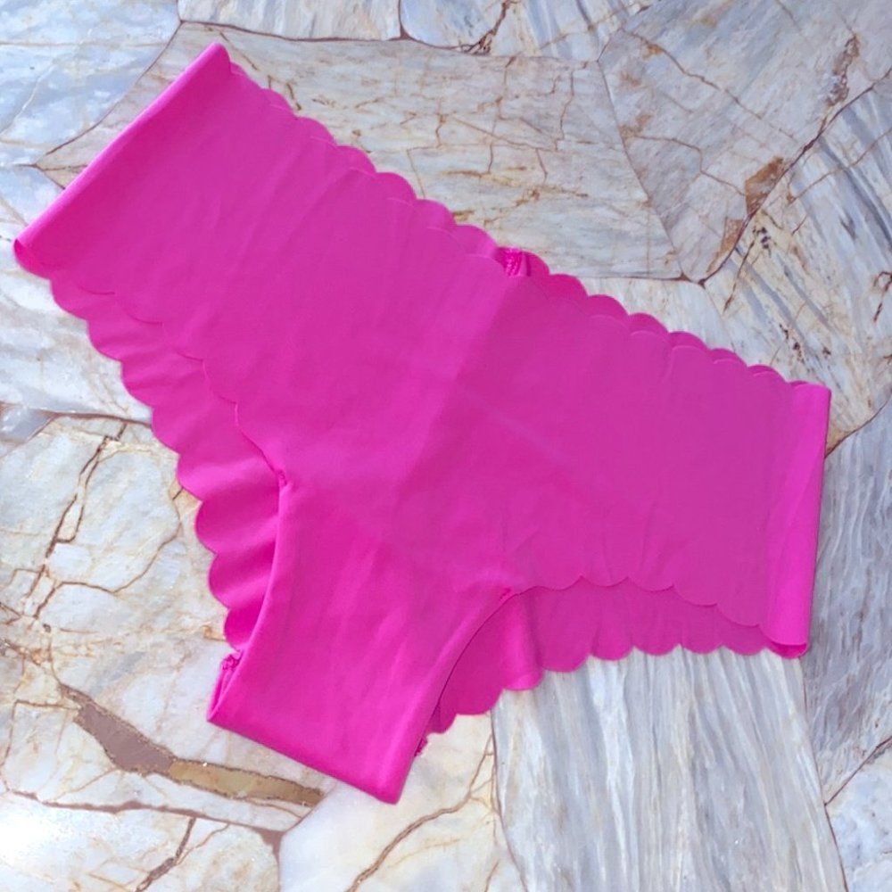 New Sexy Illusions Cheeky No Show Seamless Panty Bikini Scalloped Pink